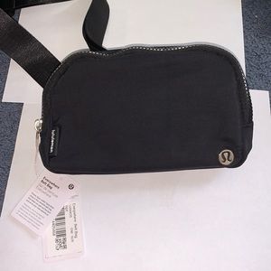 Lululemon Everywhere Belt Bag
